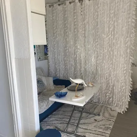 Apartment Face