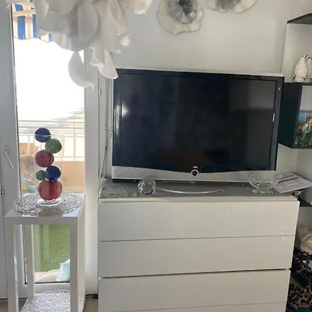Apartment Face